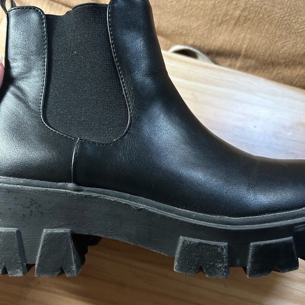 Raid Boots - image 2